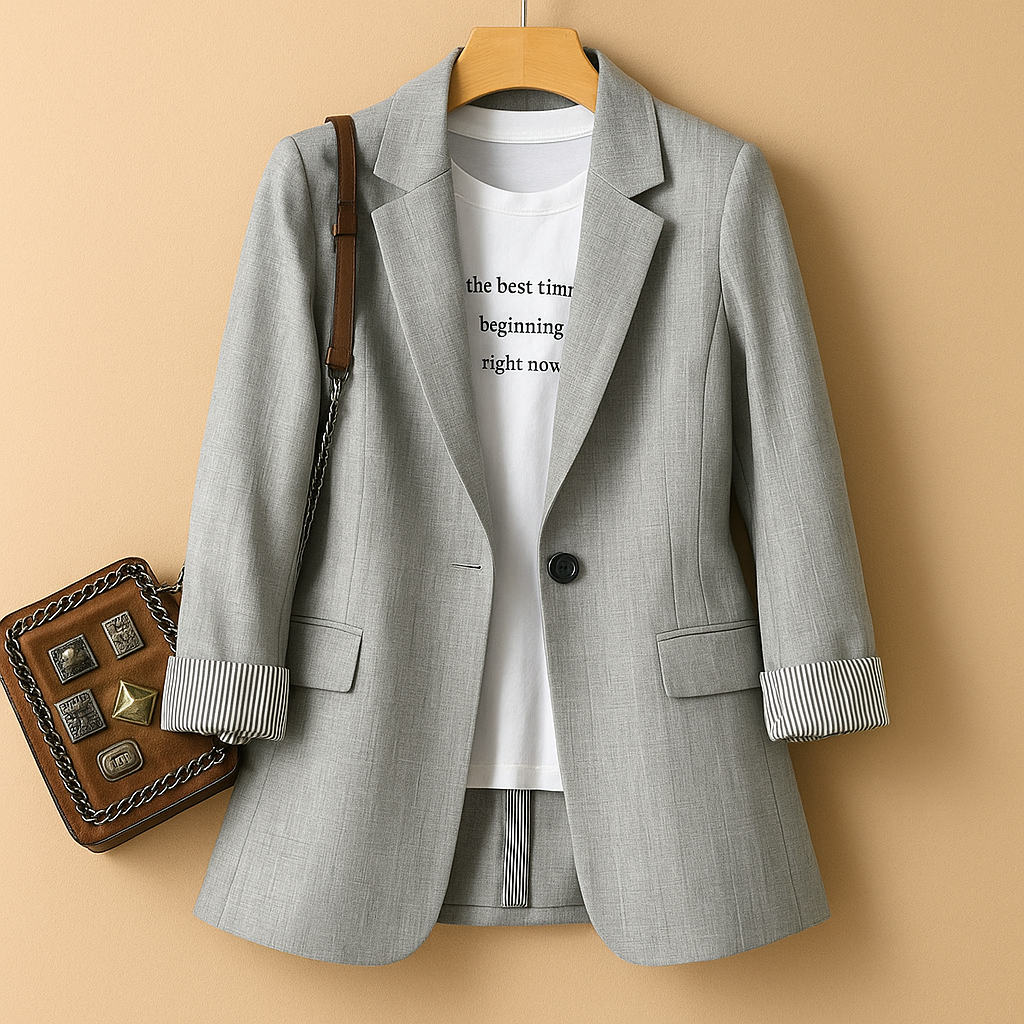 Women’s casual tailored blazer with regular fit and refined shaping, ideal for all-season office and everyday outfits.