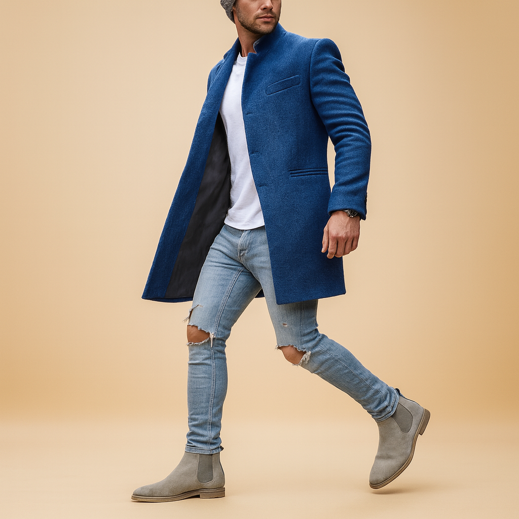 Casual winter coat for men with relaxed fit and warm lining, ideal for cold days and everyday wear during autumn and winter.
