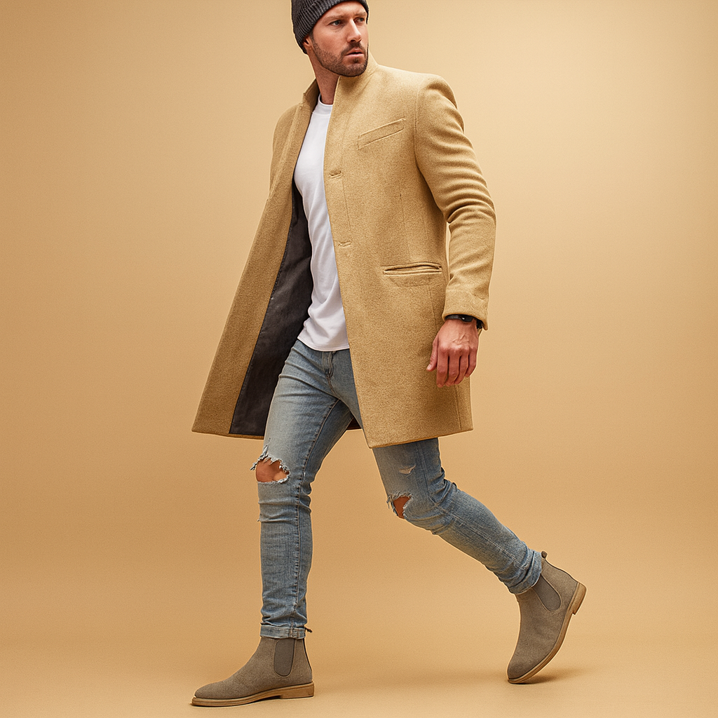 Casual winter coat for men with relaxed fit and warm lining, ideal for cold days and everyday wear during autumn and winter.