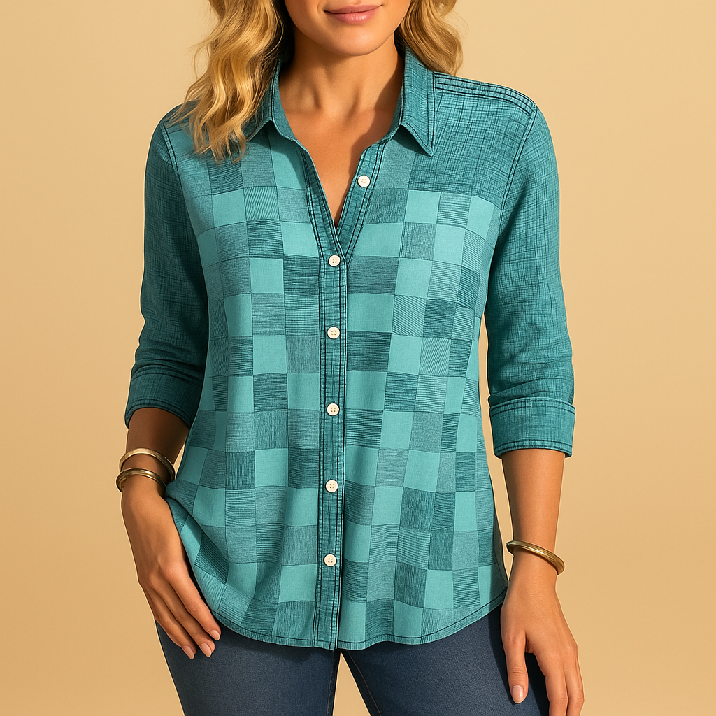 Women’s classic plaid blouse with a relaxed fit and breathable design, suitable for everyday wear and semi-formal occasions.