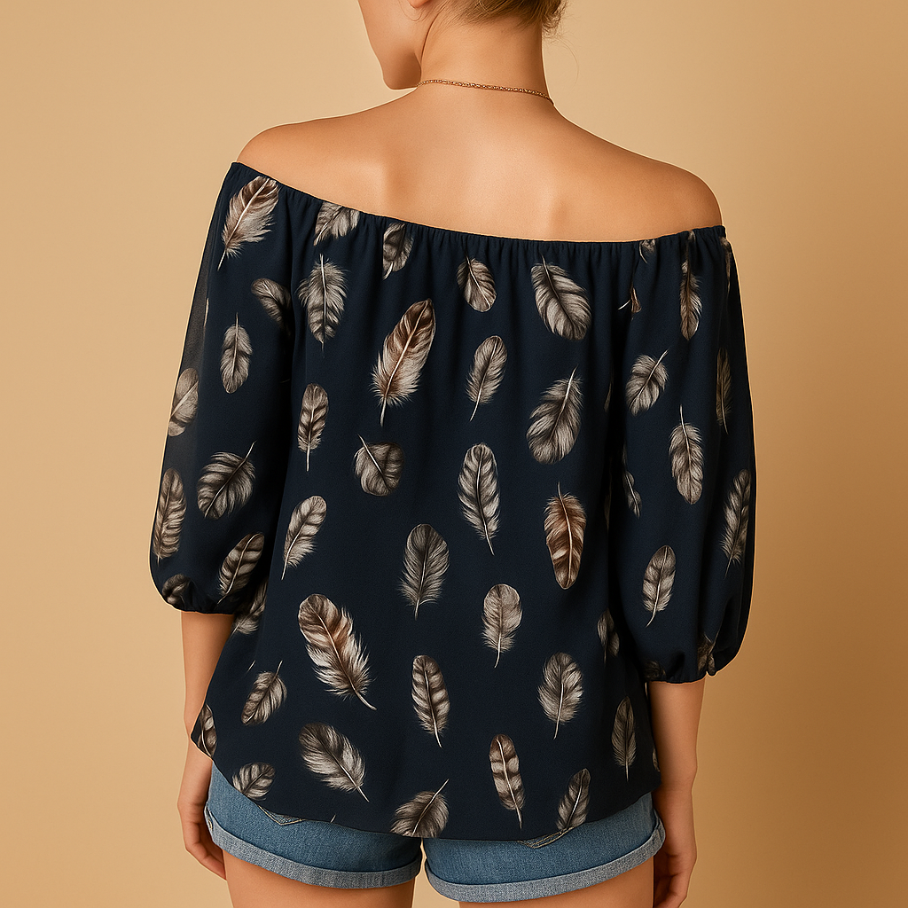 Women’s feather print summer blouse with a V-neck and loose fit, ideal for everyday wear and casual looks on warm days.