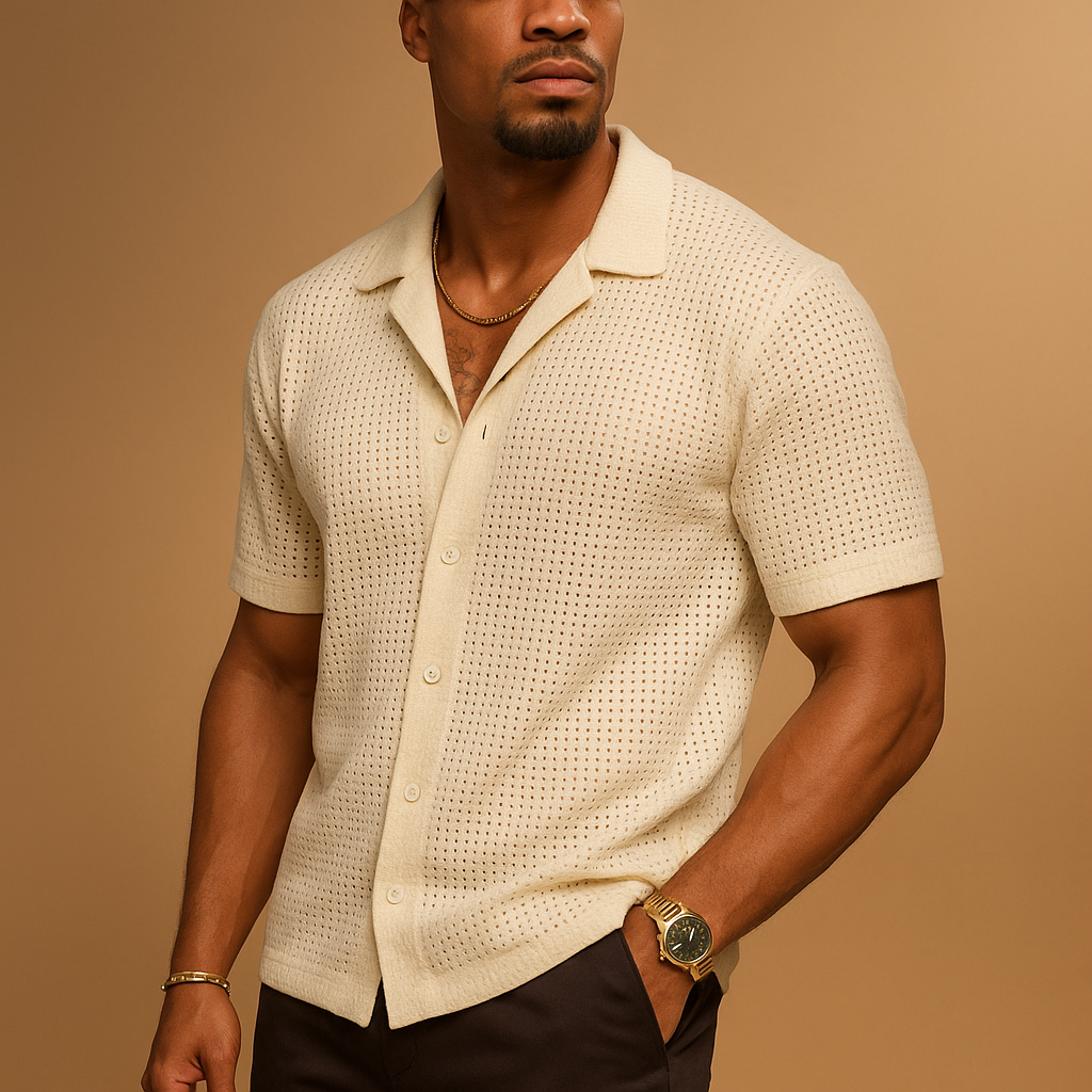 Men’s lightweight short sleeve shirt in beige, featuring a classic button closure and breathable fabric, ideal for summer and casual wear.