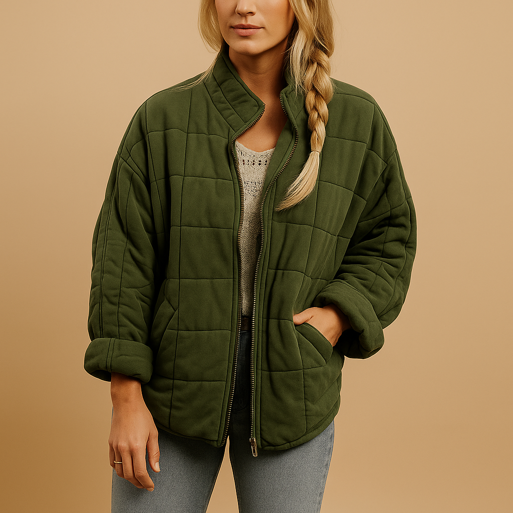 Women’s lightweight summer jacket with a tailored fit and side pockets, suitable for everyday wear, casual outfits, and seasonal layering.