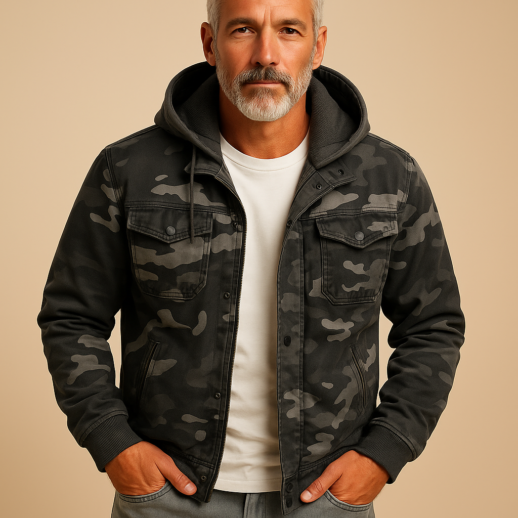 Men’s waterproof camouflage jacket with adjustable cuffs and deep pockets, suitable for outdoor activities, adventure, and everyday wear.