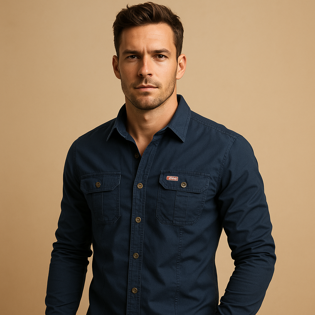 Men’s casual cargo shirt with breathable cotton fabric and front pockets, ideal for outdoor and casual outfits.