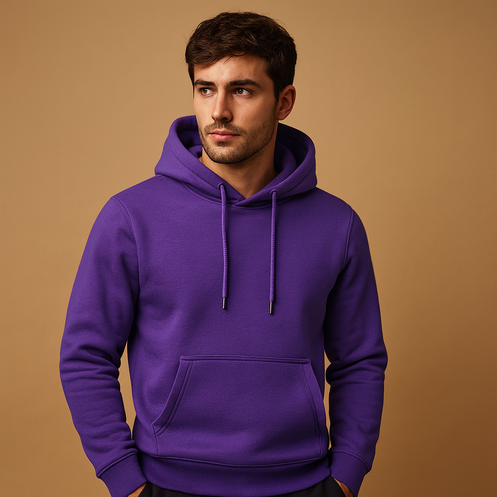 Men’s casual hoodie with adjustable hood and kangaroo pocket, made from soft fabric for everyday comfort and a sporty, versatile look.