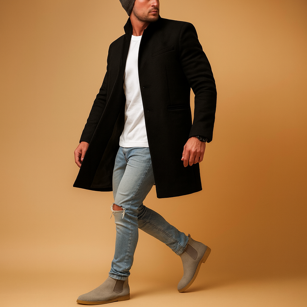 Casual winter coat for men with relaxed fit and warm lining, ideal for cold days and everyday wear during autumn and winter.