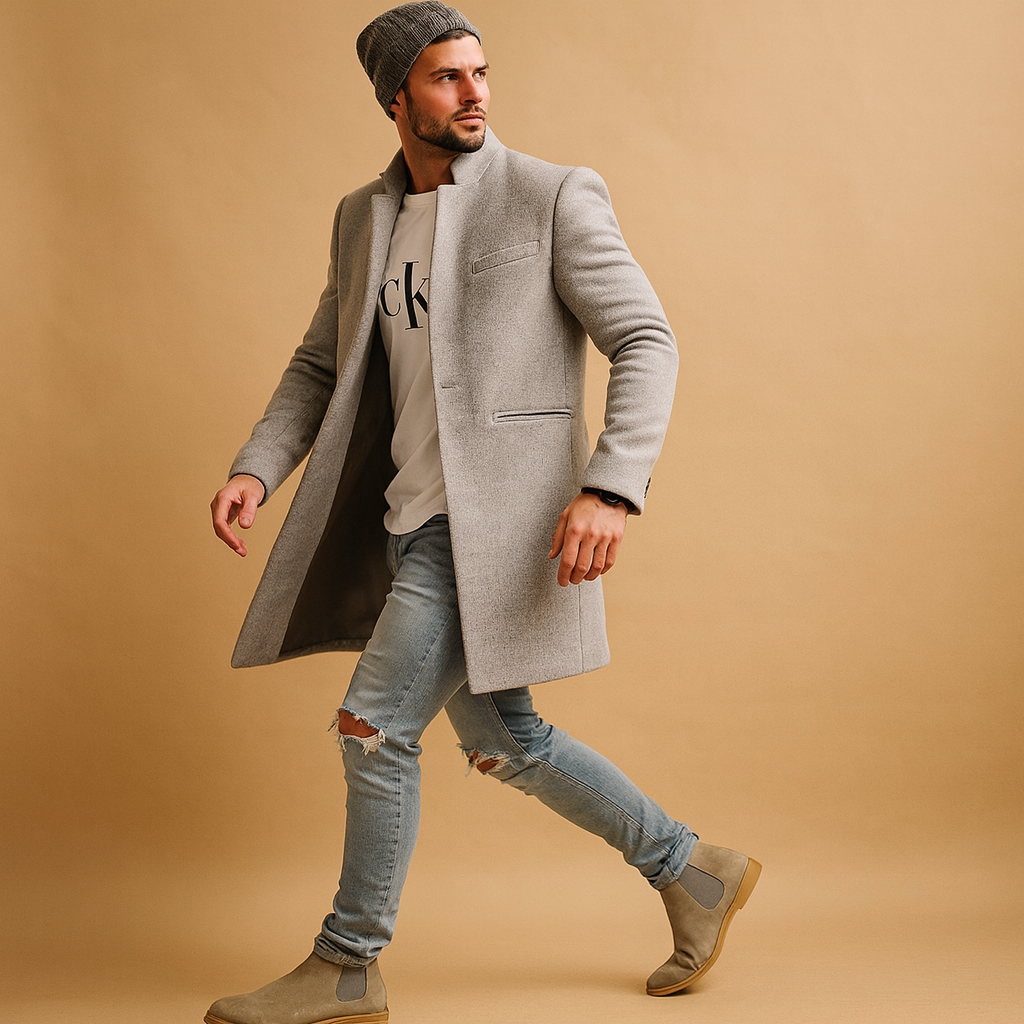 Casual winter coat for men with relaxed fit and warm lining, ideal for cold days and everyday wear during autumn and winter.