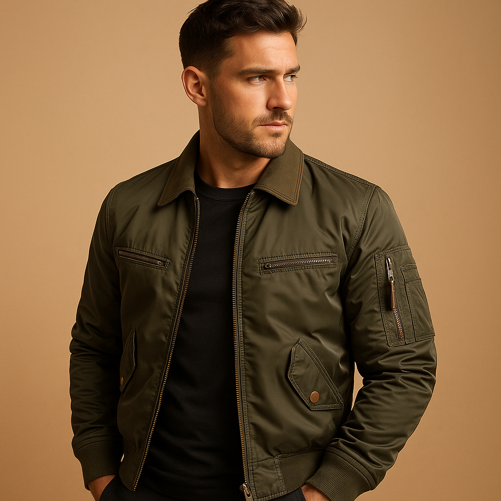 Men’s light padded bomber jacket with zipper and snap buttons, featuring water-repellent fabric and a modern tailored fit for everyday wear.