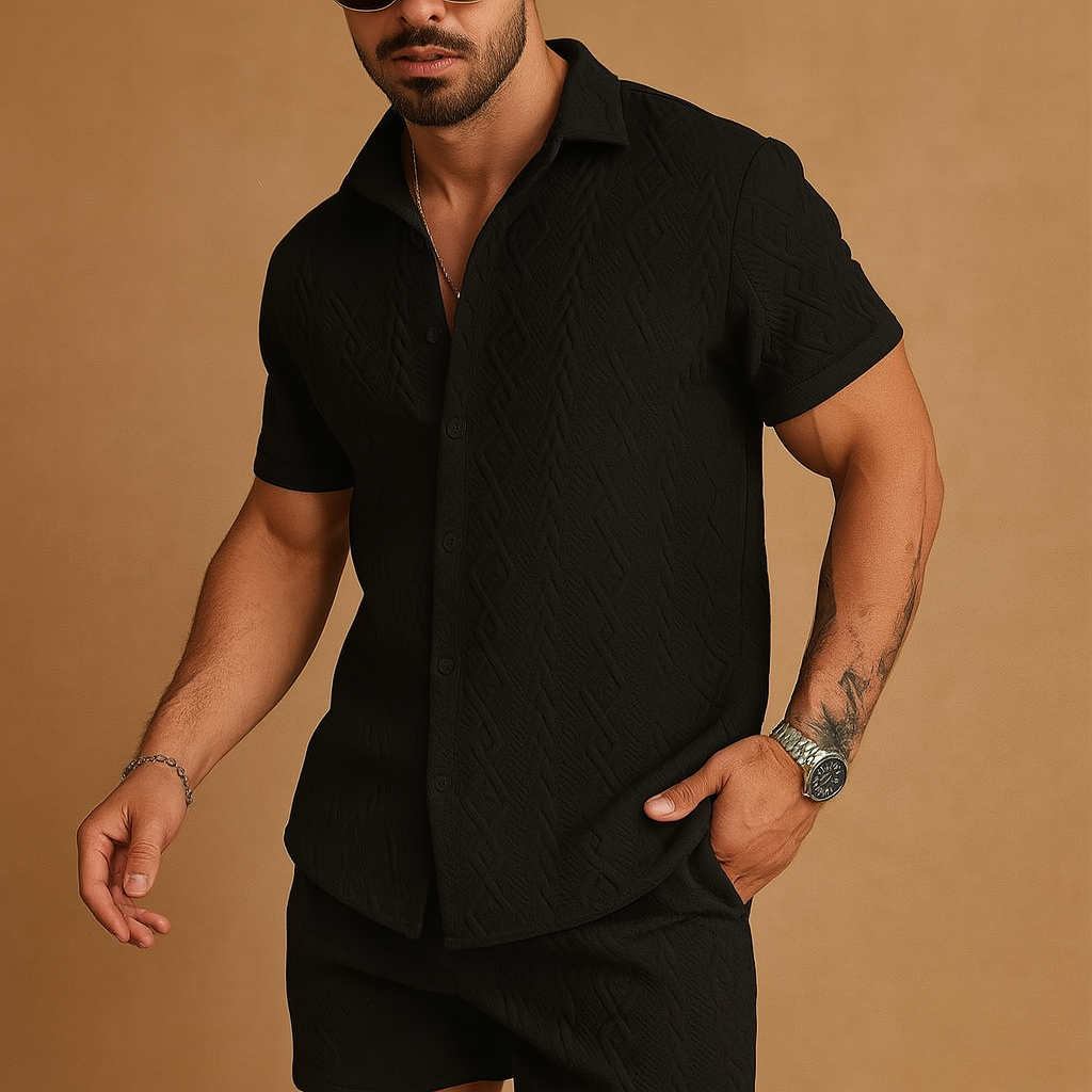 Men’s short-sleeve sports set with contrast collar, perfect for workouts, summer activities, or relaxed weekend wear.