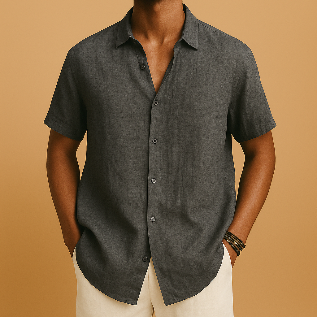 Men’s short sleeve summer shirt with button design and regular fit, ideal for holidays and casual outfits.