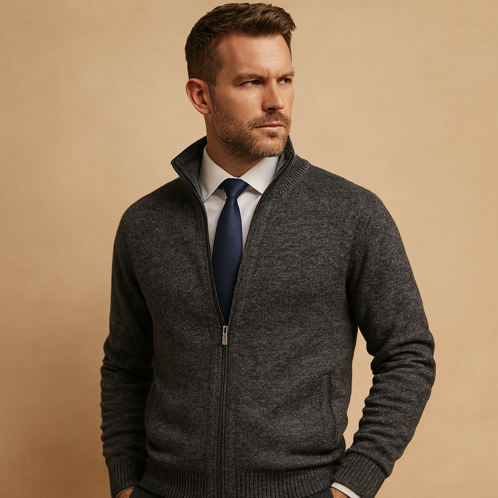 Warm zipped cardigan for men with a modern design, perfect for casual, sporty, and everyday wear during autumn and winter.